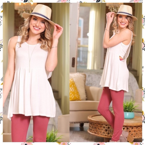 Infinity Raine Tops - last one!🍦IVORY SLEEVELESS TUNIC🍦